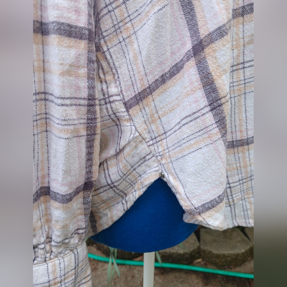 We The Free Flannel Plaid Button Up Oversized Top Extra Small EUC - Picture 8 of 11